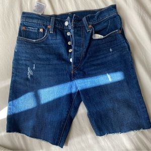 Levi’s 501 mid thigh shorts